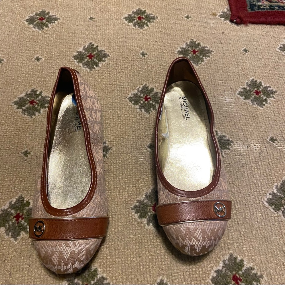 Micheal Kors Girl Loafers